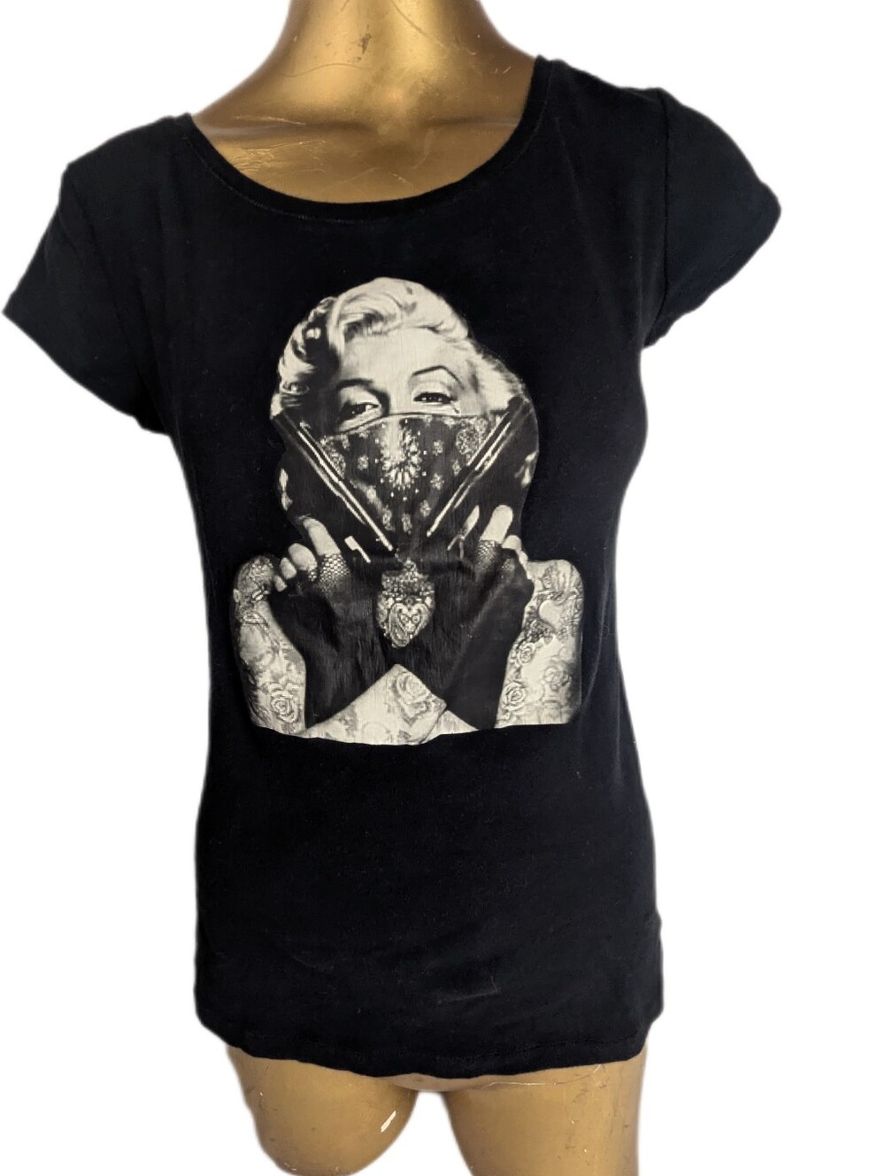 Marilyn Monroe Gangsta Bandit Black Tee Junior 16 / Adult Medium